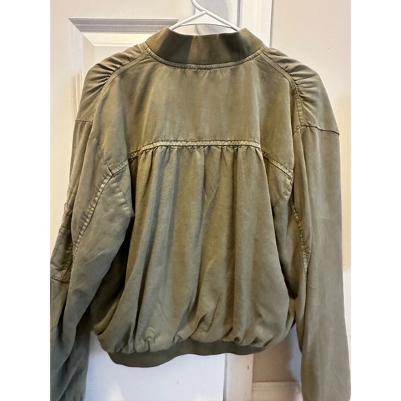Revel cropped jacket - size M - green/khaki - excellent condtion - Picture 4 of 7